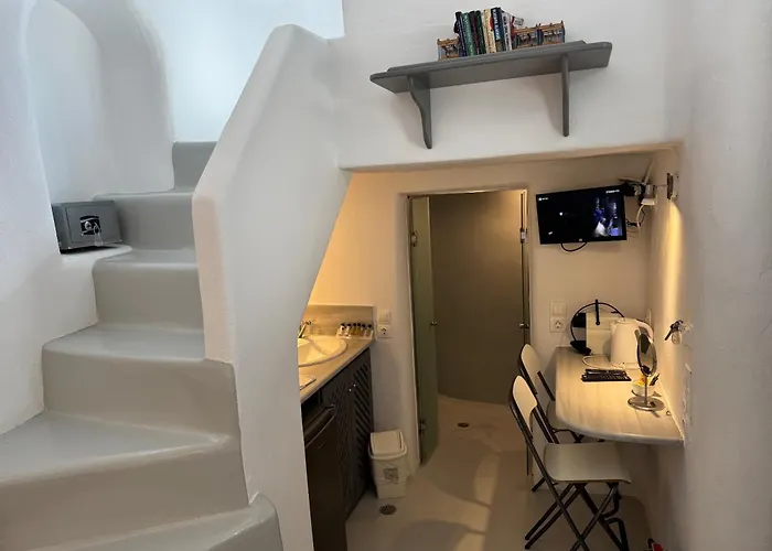 Theodora Suites (Adults Only)