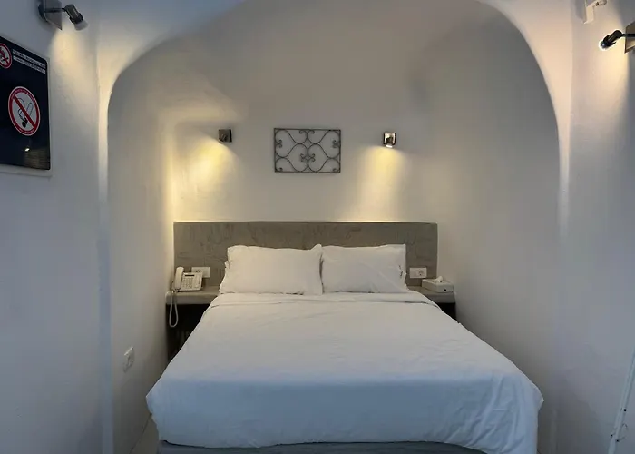 Theodora Suites (Adults Only)